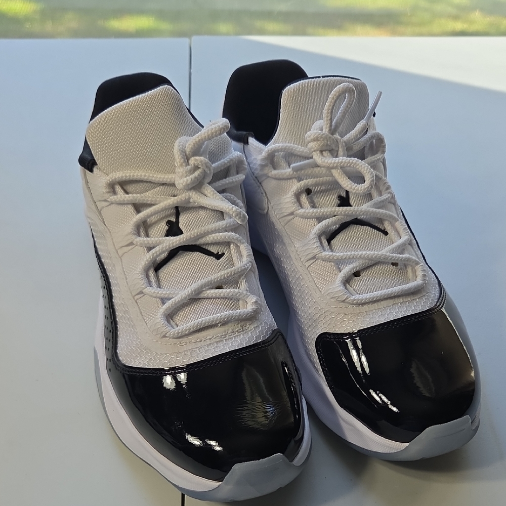 Air Jordan 11 CMFT Low “Concord” (DV2207-100) Men's Size 8